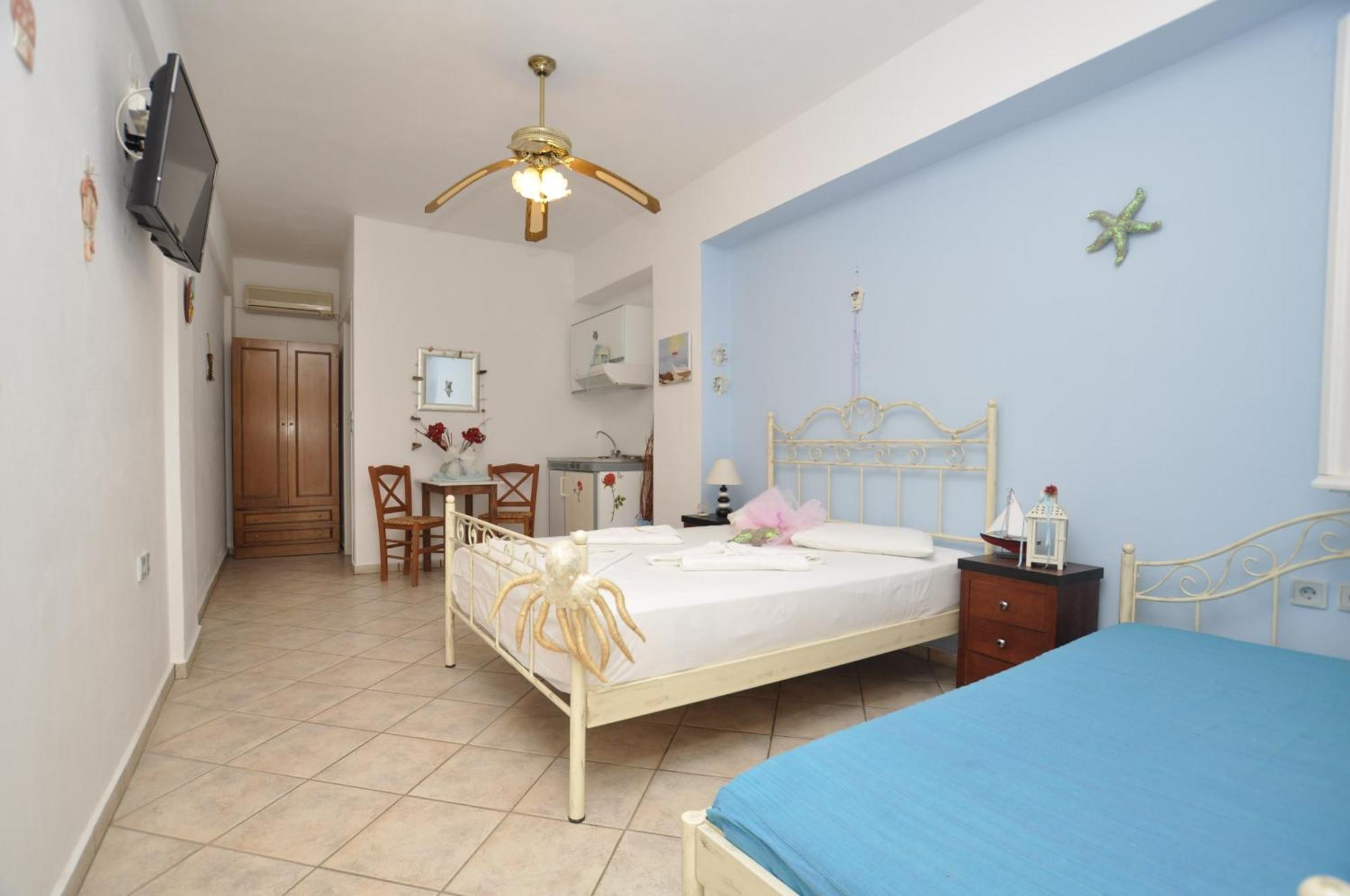 Manos Apartments Mégas Yialós-Nítes 객실 사진