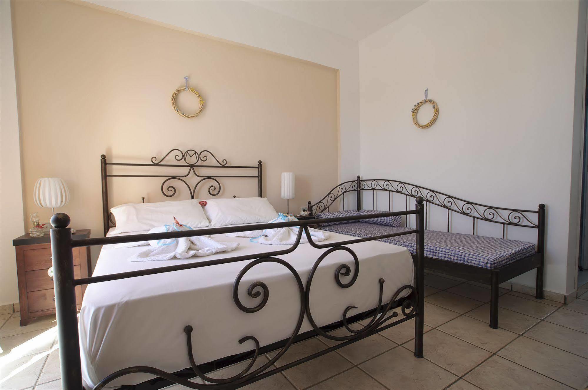 Manos Apartments Mégas Yialós-Nítes 외부 사진