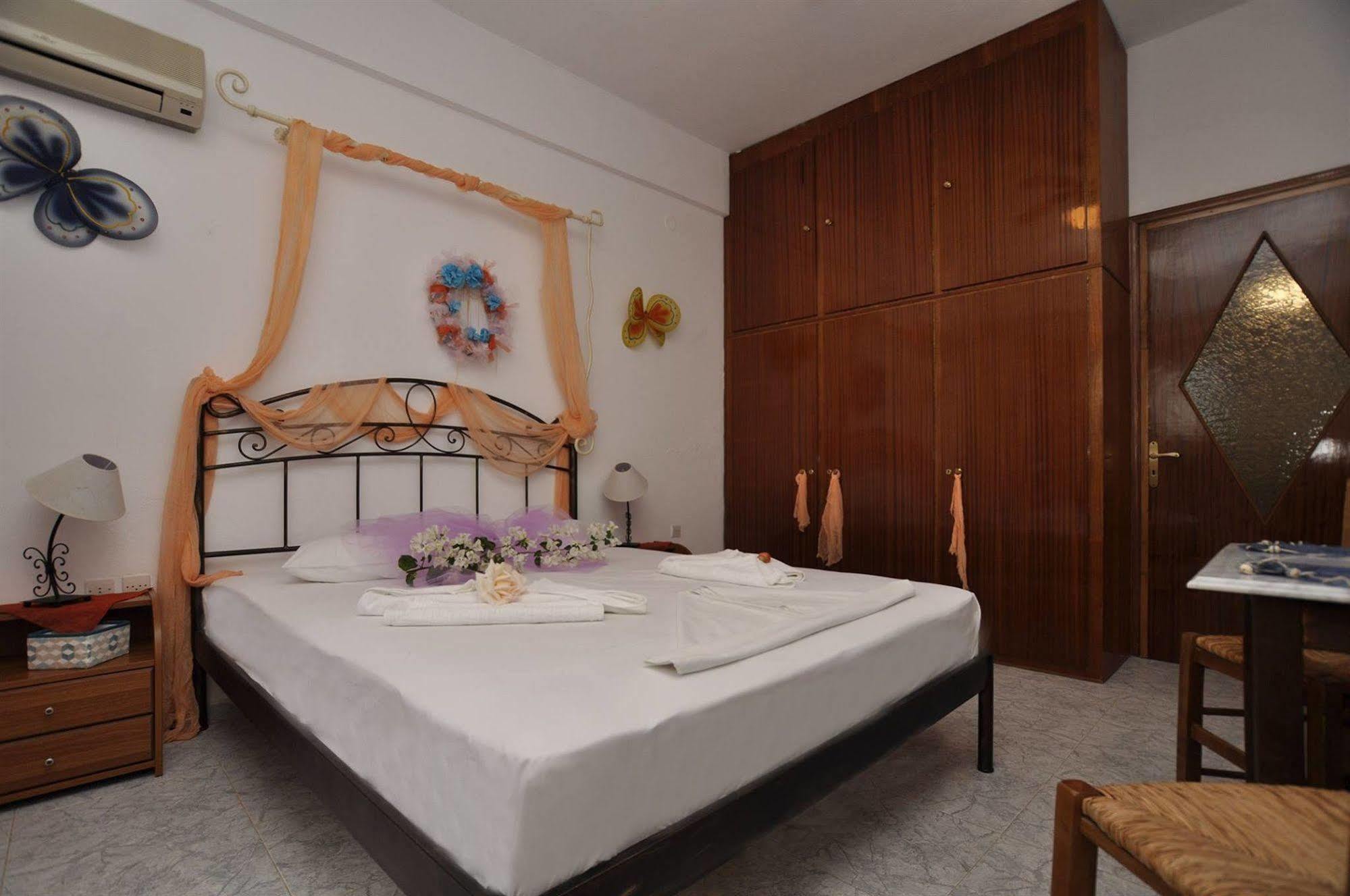 Manos Apartments Mégas Yialós-Nítes 외부 사진